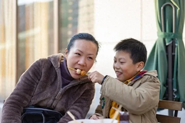 愛的滋味：女兒的懂事與兒子的自立