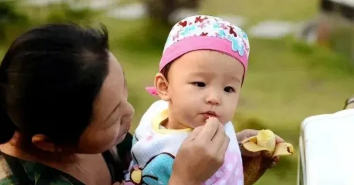 傳統與現代的交錯：一個農村女性的生育故事