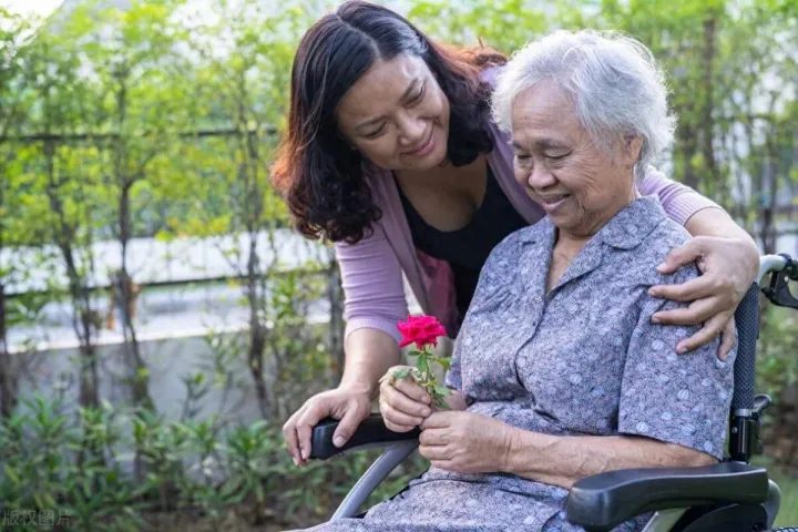 朱阿姨的轉變：從無力的婦女到自力更生的勇士